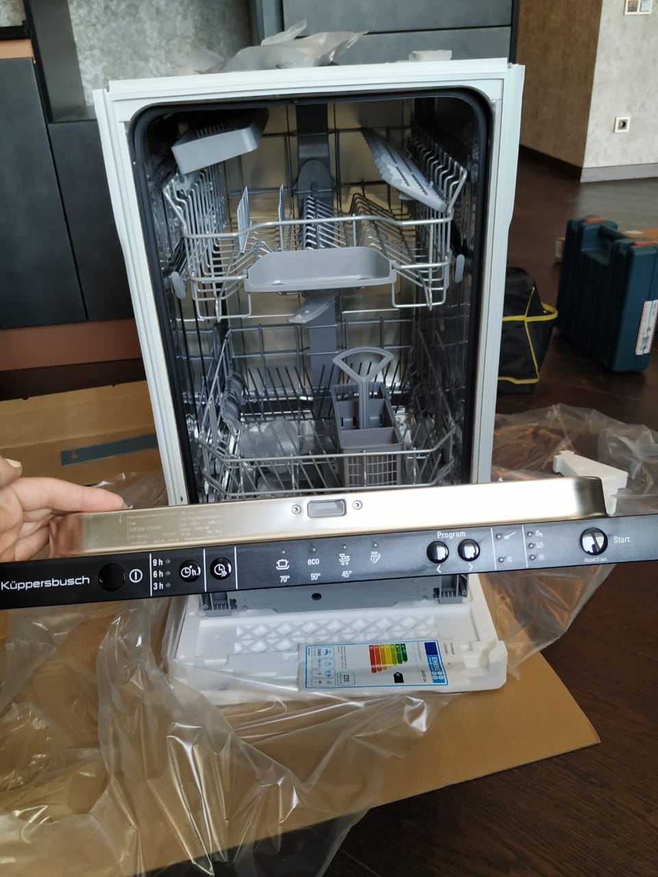 Крепление встраиваемой посудомоечной машины Samsung